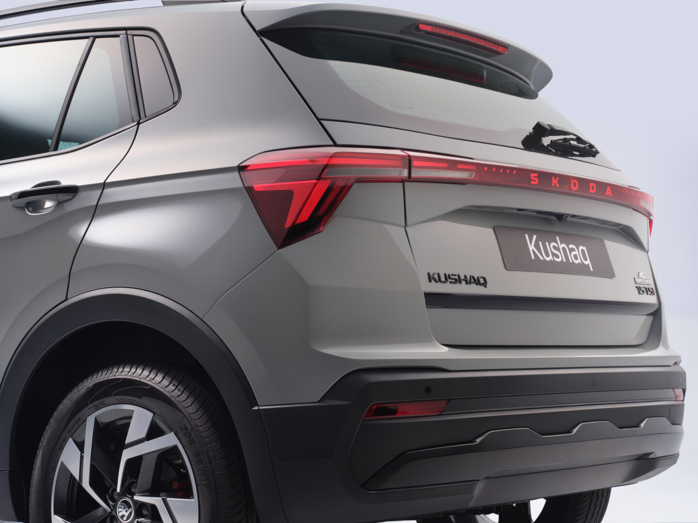 Arrive in Distinction